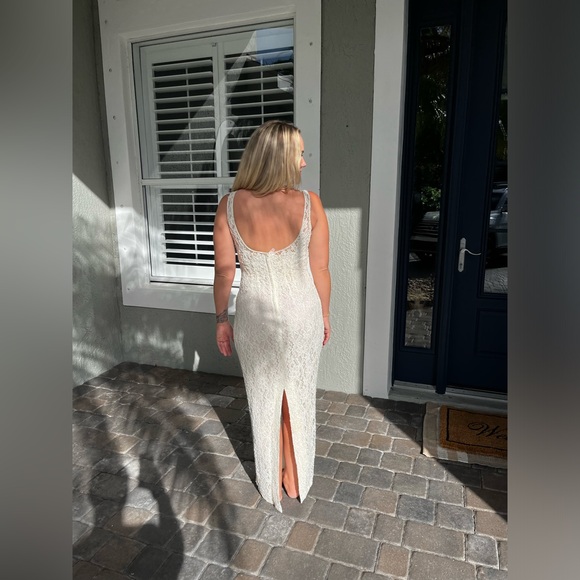 Womens White Beaded Sleeveless Maxi Fitted Low Back Column Wedding Gown … - Picture 6 of 16